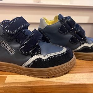 Naturino boys waterproof high top sneaker